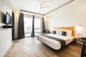 Townhouse Sector 46 Gurgaon Near Appu Ghar - Image 2