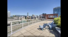 close to English bay and vancouver downtown bar street - Image 2