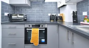 Lily House by YourStays - Cosy 3 Bedroom House in Crewe - Image 4