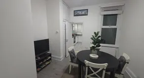 Luxury stay ilford London - Justin's Homes - Image 5