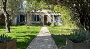Maison de caractère avec jardin arboré en Avignon - Image 4