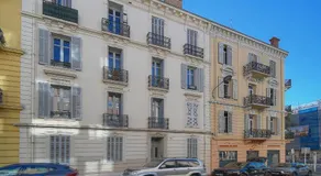 FRGK Goujon 1BR Design 300m Palais & Beaches AC & Ultra-Fast Wi-Fi - Image 2