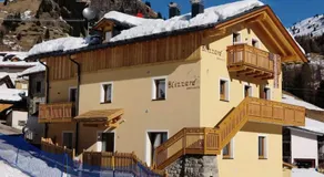 Blizzard apartments, Alpine chalet ski in ski out - Image 3