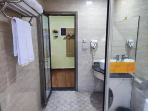 Shangpin Hatton Business Hotel - Image 5