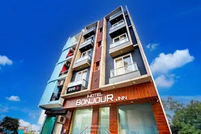 HOTEL O BONJOUR .INN NEAR CROWN PLAZA - Image 2