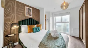 Urban Elegance Luxury Living with Kitchenette - Image 3