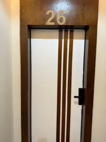 Luxury Modern Studio with Self-Entry - Image 3