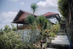 RedDoorz at Villa Bukit Senyum Lombok - Image 3