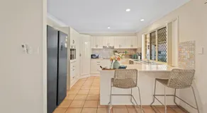 Spacious 4BR Family Home in Capalaba Local Charm - Image 4