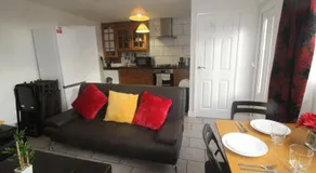 Dinnington House Dinnington by Smart Corporate Stays - Image 3