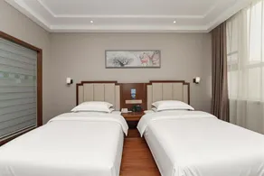 Huayue International Hotel - Image 5