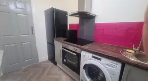 Cosy Studio Apartments - Image 4
