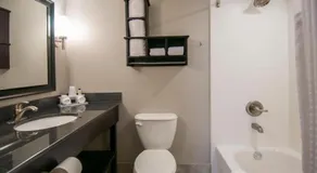 1BR 1B King Bed Apartment w Kitchen 223 - Image 2