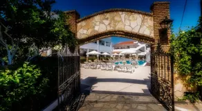 Chandris Apartments - Image 5