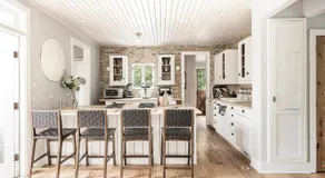Classic Wainscott East Hampton Home - Image 4