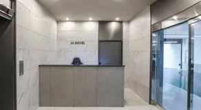 JJ Hotel - Image 2