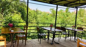 Lia's Guest House - Image 3
