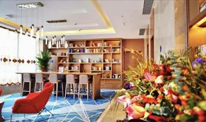 Kyriad Marvelous Hotel - Image 4