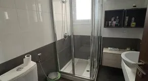 3 bedroom seafront apartment - Image 2