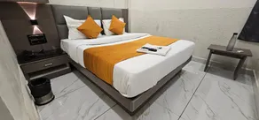 HOTEL ROYAL VILLA - Image 2