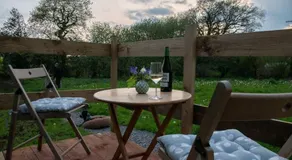 Shepherds Hut in enclosed field - Image 5