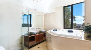 6BR Stunning Waterview & Private Pool - Image 2