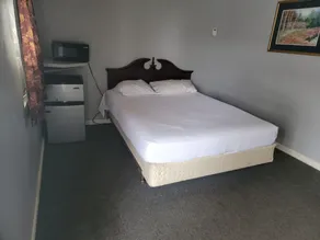 Grand Howell Inn - Image 3