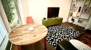 The Duff 1 Bed Flat Walk to Marina Shops and Train - Image 2