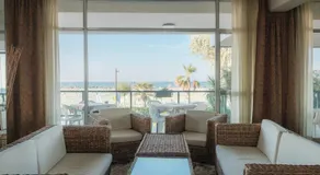 Hotel Crown - Image 2