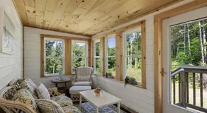 5 bedroom, Lakeside Family Getaway with Playground - Image 3
