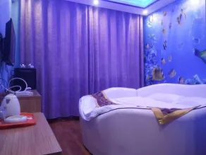 Xinyuan Theme Hotel - Image 2