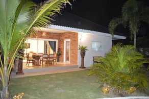 Mae Paradise - Image 3