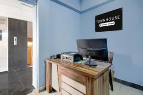 OYO Townhouse Punnami Riverview Formerly Vihaan Square - Image 4