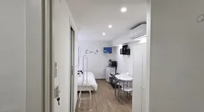 Black & White Rooms - Image 3