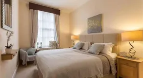 London Guest Room - Image 2