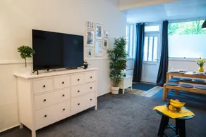 Great Three Bedroom Apartment - Image 2