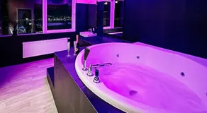 sky DEEP jacuzzi sauna 30 FLOOR - Image 4