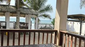 Dizzy Lizzies Beach House Resort - Image 3