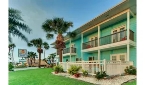 The Island Hotel Near Beach Port Aransas - Image 3
