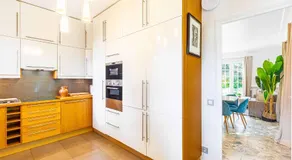 Grand & Classy Apartment with Private Garden, Villa des Ammonites - Image 5