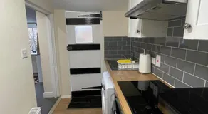 Riverside Cottage - Image 3