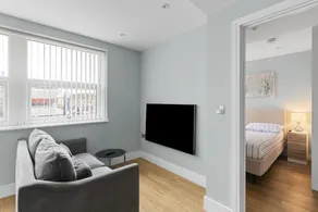 Luxury Apartment in Chelmsford Bond Street with Sky TV, Movies & Netflix - Image 4