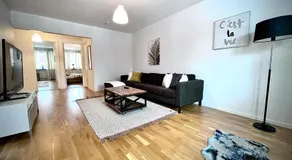 Elegant Apartment In Lovely Location - Image 2
