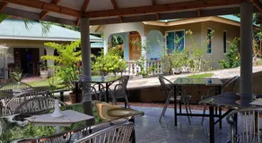 Island Bungalow - Image 4