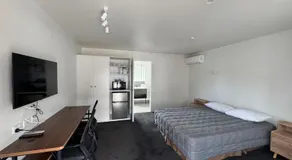 Grosvenor Motel - Image 2