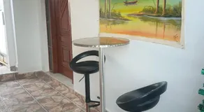 Casa no pequena Rio de Janeiro Aeroporto Galeão Lugar Bonito e agradável Local privado independente - Ar-condicionado - Ótimo para quem para CASAIS- FAMÍLIAS- GRUPOS- sozinho - Image 5