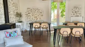 Suites zen dans maison d'hôtes avec piscine intérieure et jardin - Image 4