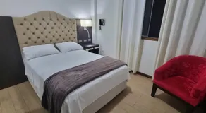 Hotel Imperio Real - Image 2