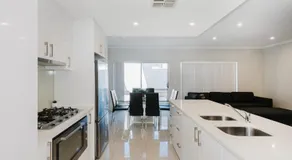 Sea Breeze Villas by Rockingham Apartments - Image 2