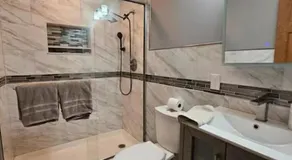 Dracut Executive Rooms with Kitchen & Bath, Parking, Spacious & Comfortable - Image 2